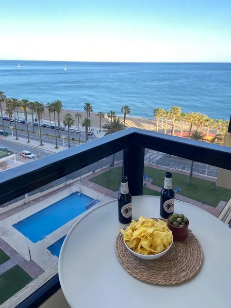 Beachfront apartment - Image 1