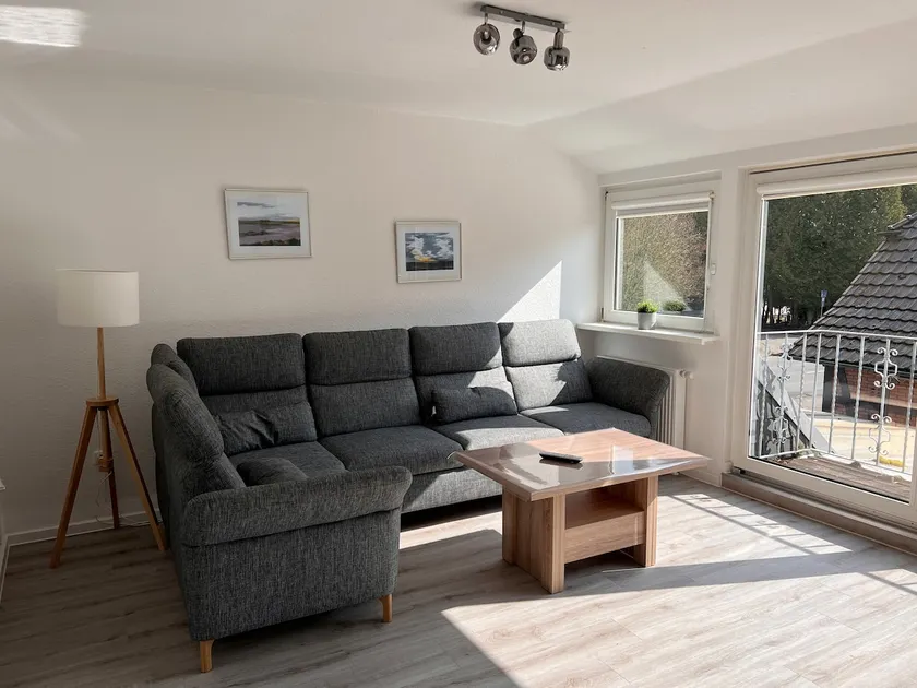 Spacious 3 rooms, kitchen, bathroom with 80 m² - Image 1