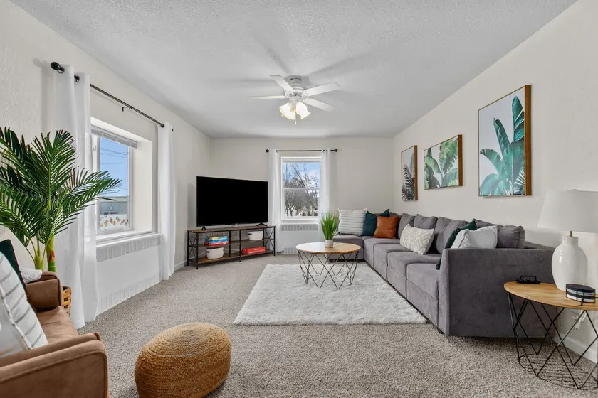 *NEW* Sleeps 8 & Spacious! - Image 1