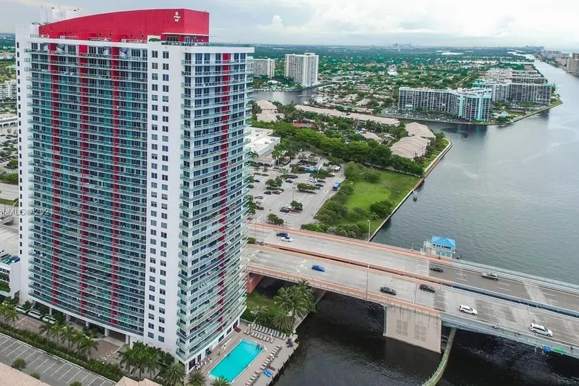 OCEAN Front Luxury 3BR 3BA Condo With Water Views - Image 1