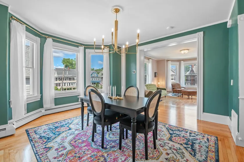 Newly Renovated Victorian close to Salem - Image 1