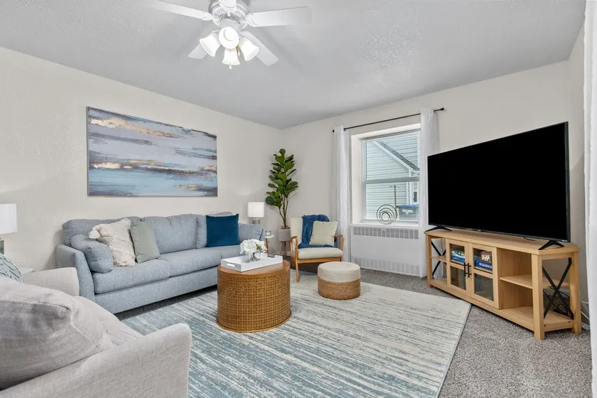 *NEW* Beautiful & Convenient! - Image 1