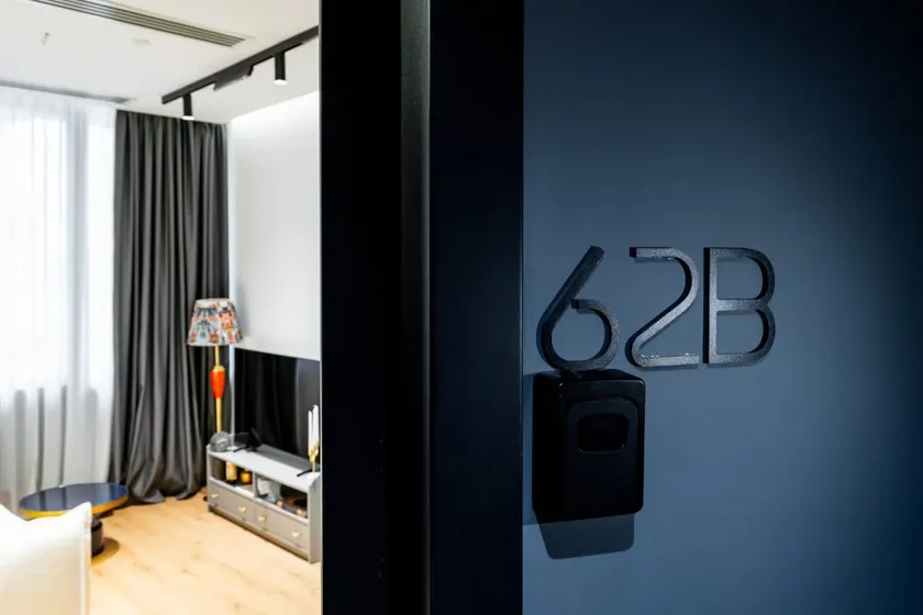 Chic Apartment At Axis Towers - Image 1