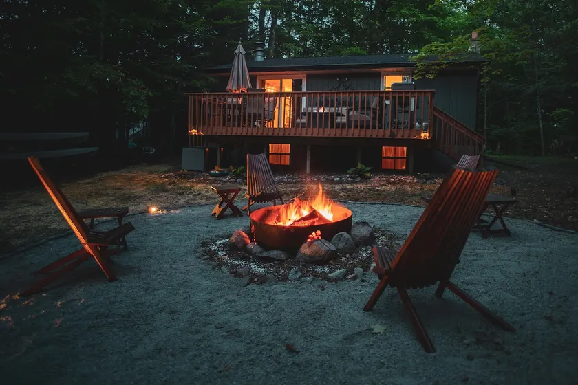 Sasquatch Shores: Cozy Lakeside Cabin on Star Lake - Image 1