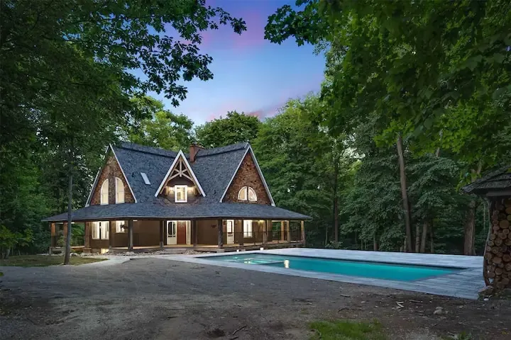Luxury Chalet in the Woods w/ Pool & Hot Tub, Near Wasaga Beach & Blue Mountain! - Image 1