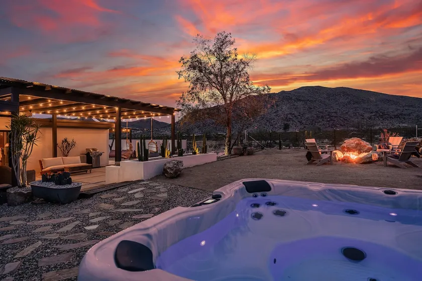 Wabi Sabi House - Rock Tub, Jacuzzi, Desert Escape - Image 1