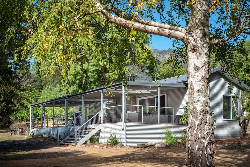 Three Acre Retreat - Image 1