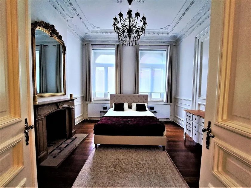 JF Suite – Elegant 2-Bedroom Apartment in Downtown, Self-Contained - Image 1