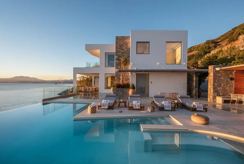 Lady Sea 6 Bedroom Villa with Heated Pool & Private Beach Access - Image 1