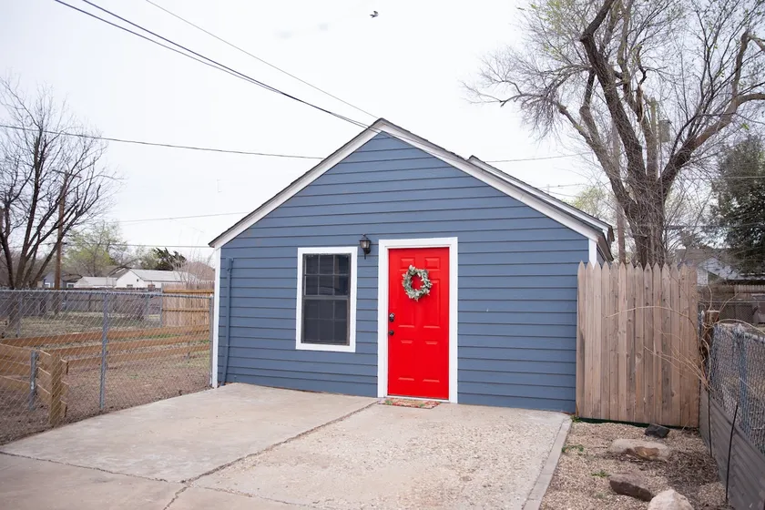 The Blue Bungalow! - Image 1