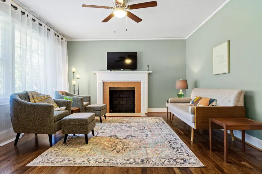 3BR Cherrydale Retreat Pet-Friendly Near Downtown - Image 1