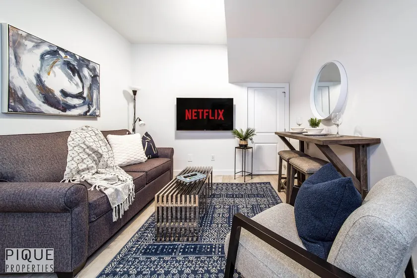 *NEW* Modern Suite King Bed! Netflix! Sleeps 4! - Image 1