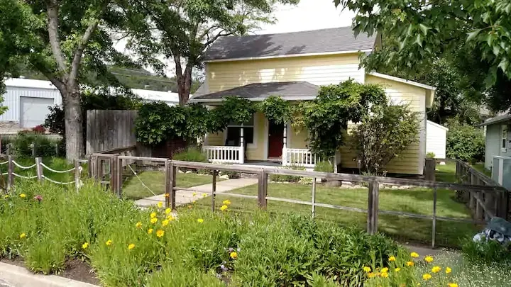 Abram's Cottage - Image 1