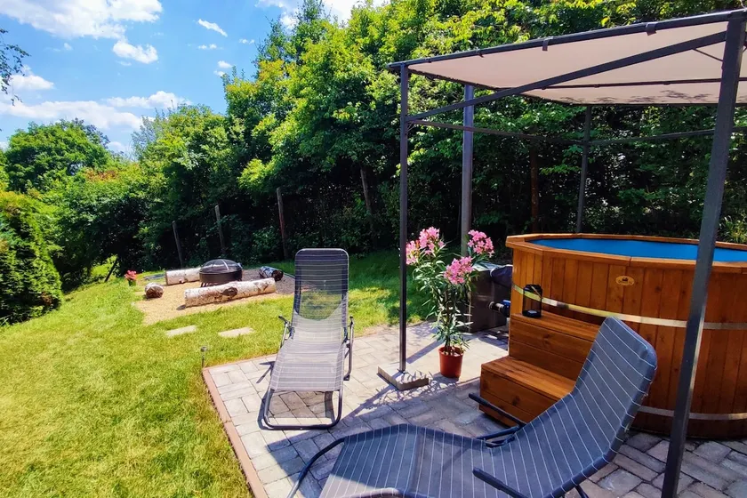 Hot tub, romance, just you - The WoodHouse - Image 1