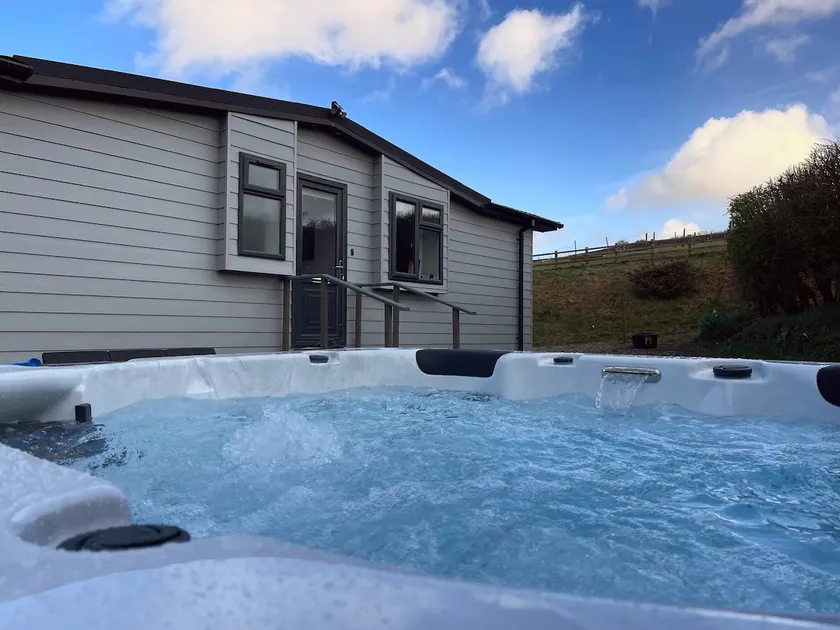 Cosy Clos Y Hendy Lodge - Image 1