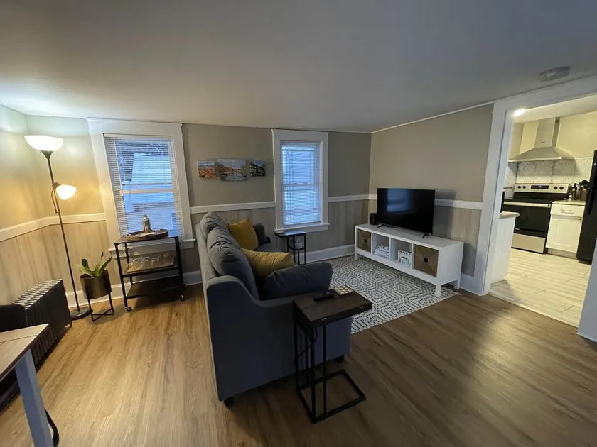 Bright apartment close to downtown. - Image 1