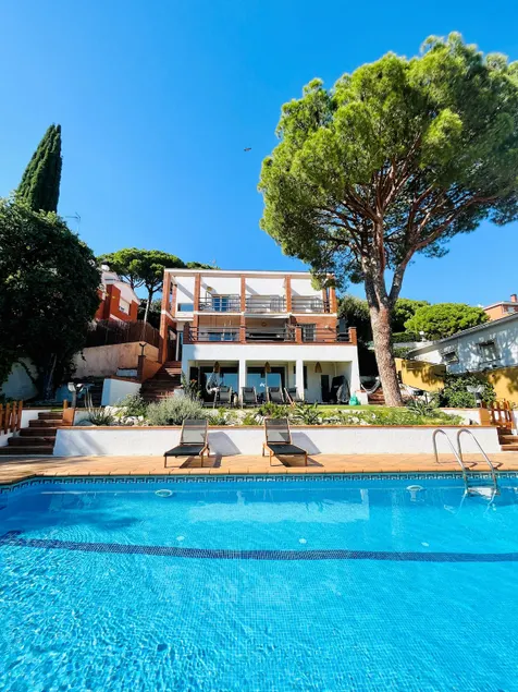 Villa Nova Vida Barcelona - Image 1