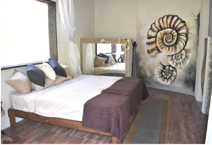 Charming cabin in the jungle - Image 1