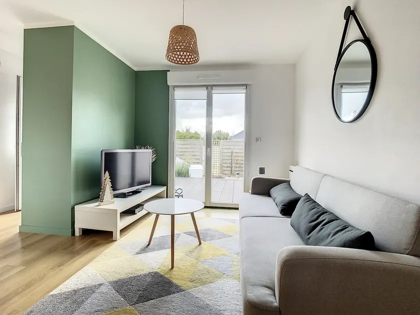 Cozy quiet house, private parking included - Image 1
