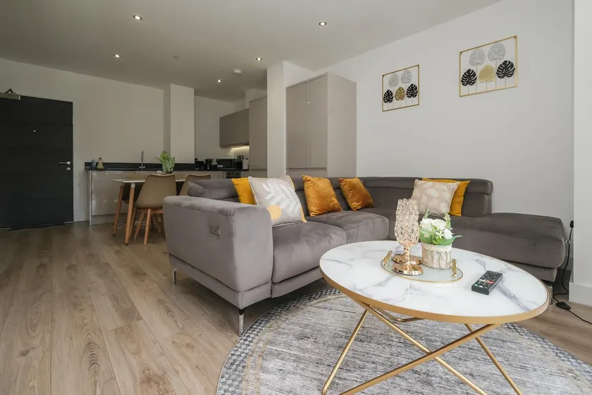 Luxury New 2 bedroom apartment Solihull near NEC - Image 1