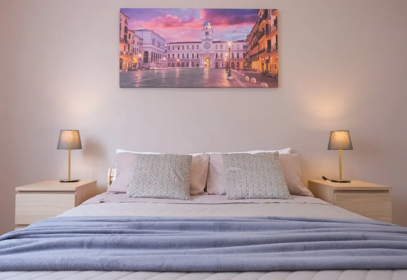 *CozyHouse* Elegant NetflixWIFI - Image 1