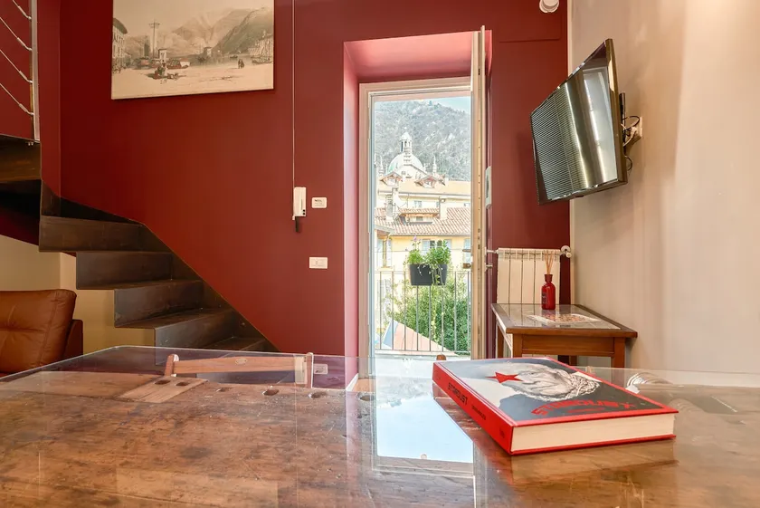 -Como Loft Voian 21- - Image 1