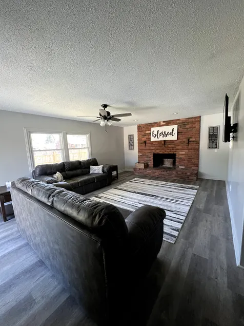 Jodore Gem..Spacious House, Inground Pool near University, Metroparks & Shopping - Image 1