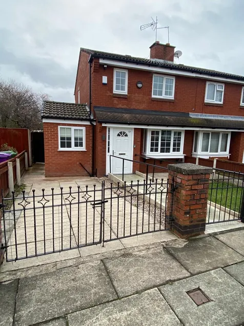 2 bed house sleeps 4-5 - Image 1