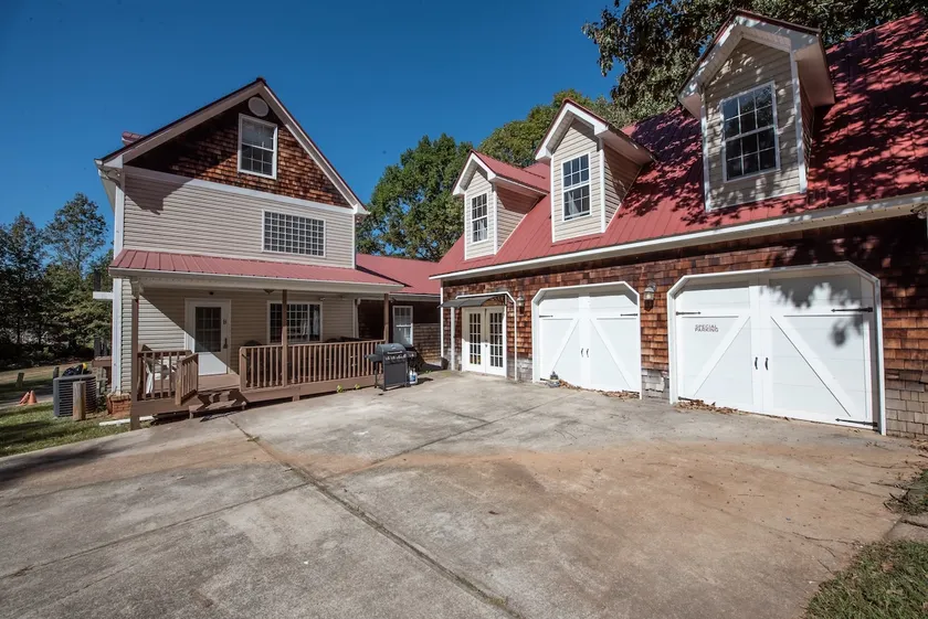 Sleek Gainesville Apartment mins from downtown - Image 1