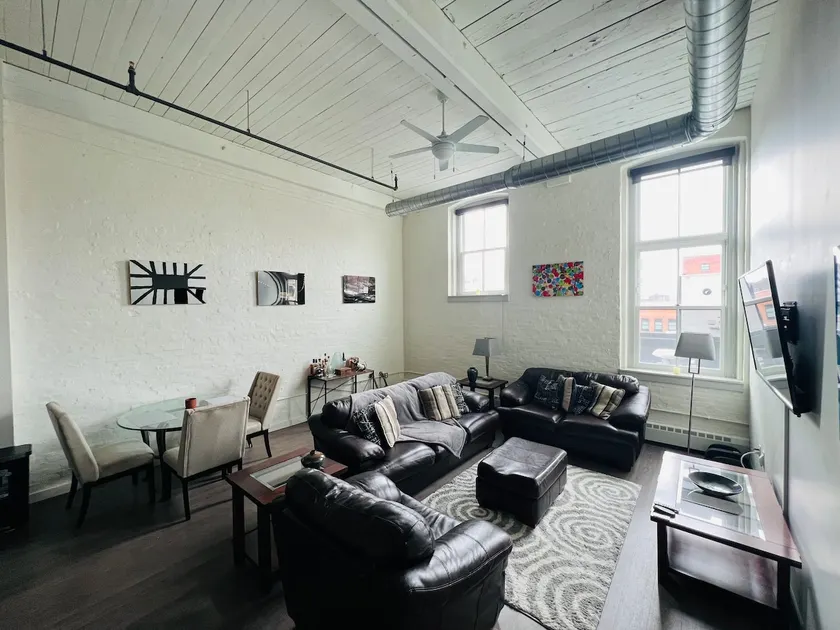Comfy and Spacious 1BR Apt Utica - Image 1