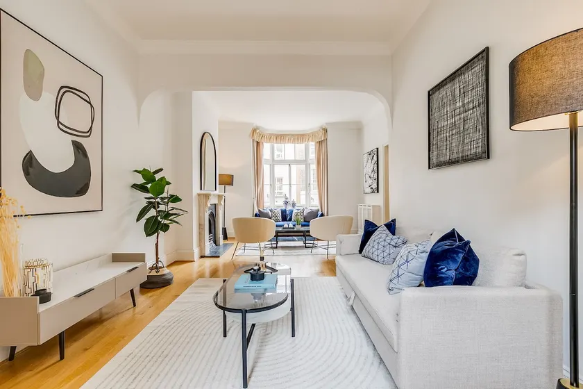 Belgravia - Charming Spacious 4 Bed Home for 9 - Image 1