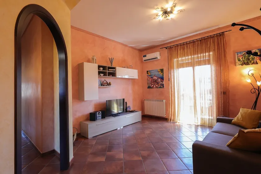 Comfortable apartment just 15 minutes from Catania - Image 1