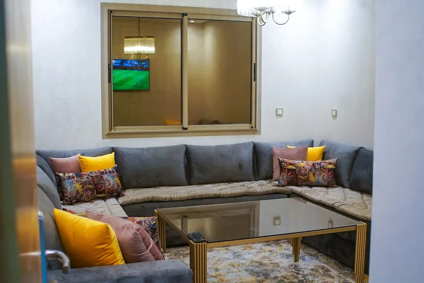 very nice apartment living room and 2 cozy bedrooms - Image 1