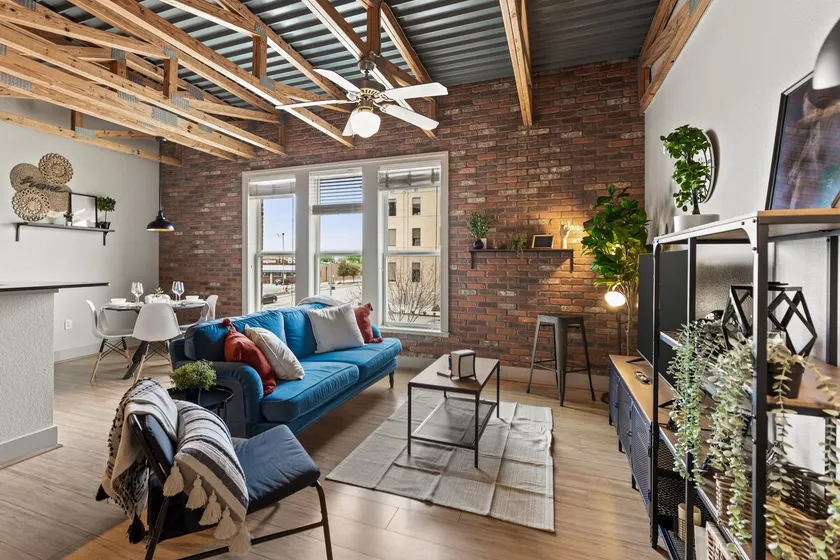 Intimate 2BD with Unique Style in the heart of FortWorth - Image 1