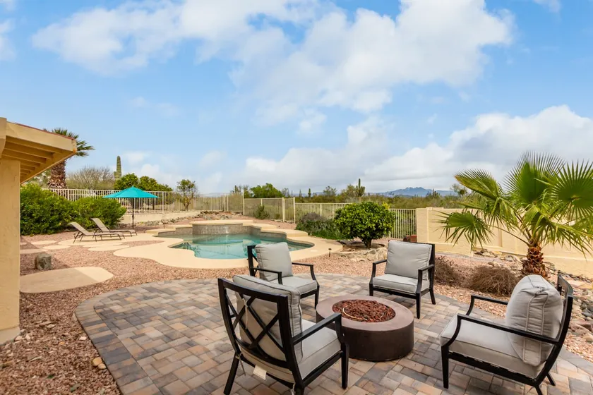 Private Spacious Oasis W/ Stunning Mountain View’s - Image 1