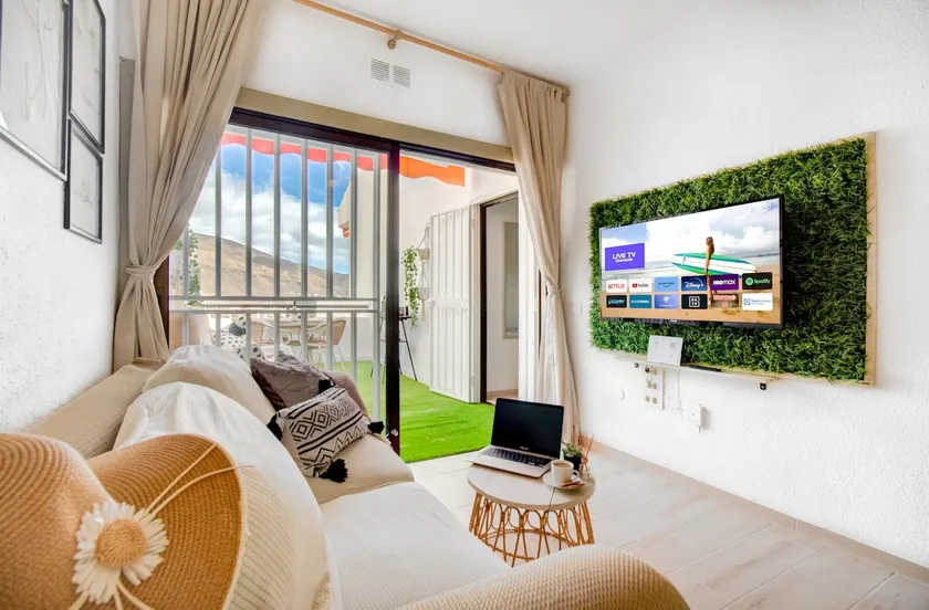 SEA VIEW, 5min BEACH, WiFi, POOL, CITY CENTER, DOLPHIN EXCURSIONS, KIDS FRIENDLY - Image 1