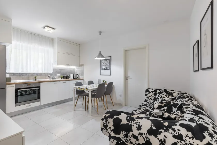 Cool Suite - Image 1