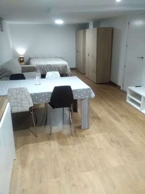 Semi-basement outside Santander - Image 1