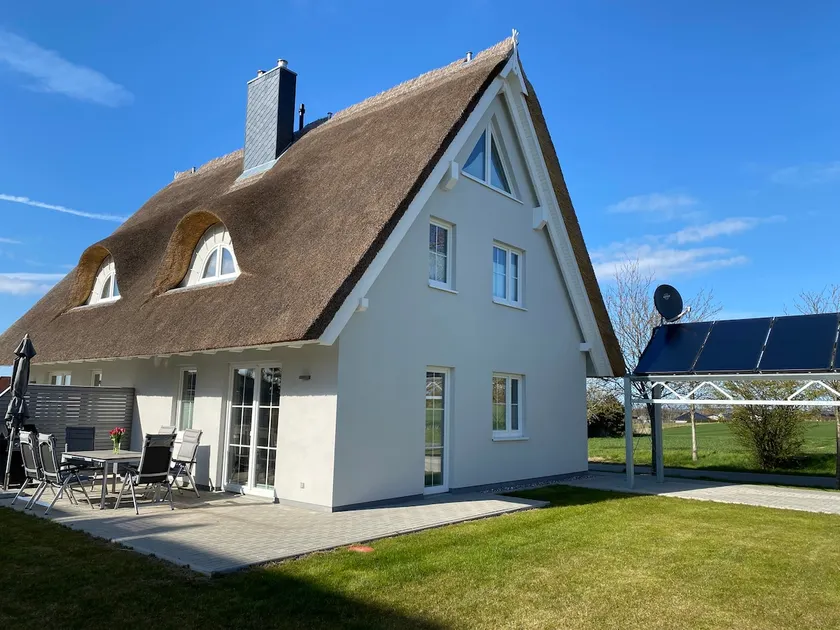 Thatched roof house on the Salzhaff - Image 1
