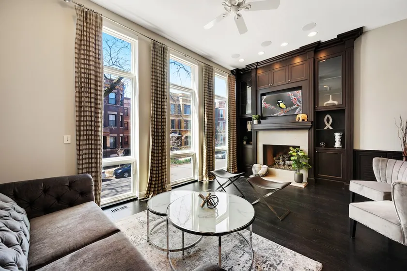 UP-SCALE Wicker Park 4BD/3.5BA HOME (+garage) - Image 1