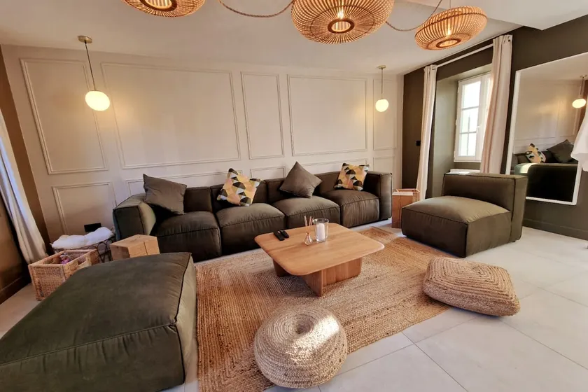 Beautiful family home with garden - 45 min to Paris - Image 1