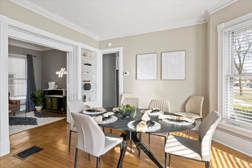Luxury Entertaining 4BR House - Image 1