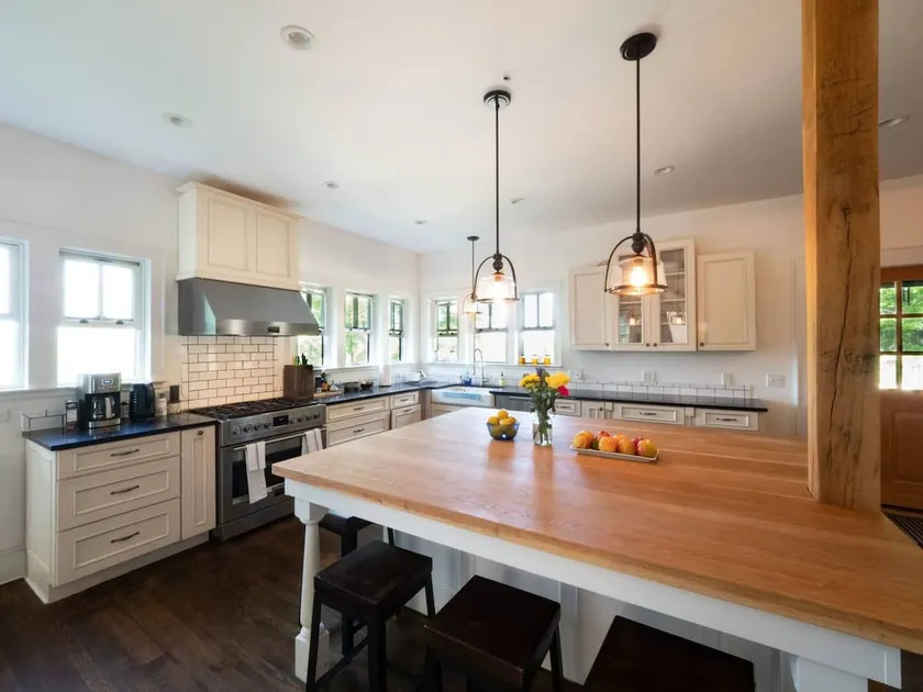 Contemporary Country Farm - Image 1
