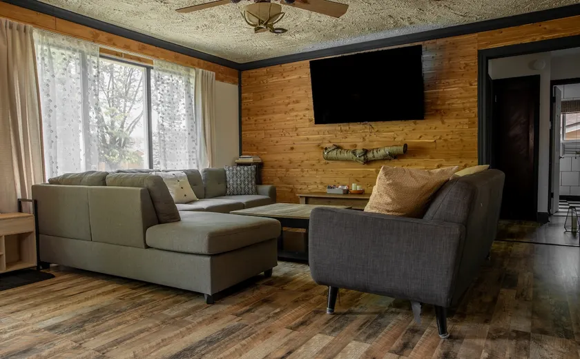Cabin House | Sauna | Hot Tub | Centrally Located - Image 1