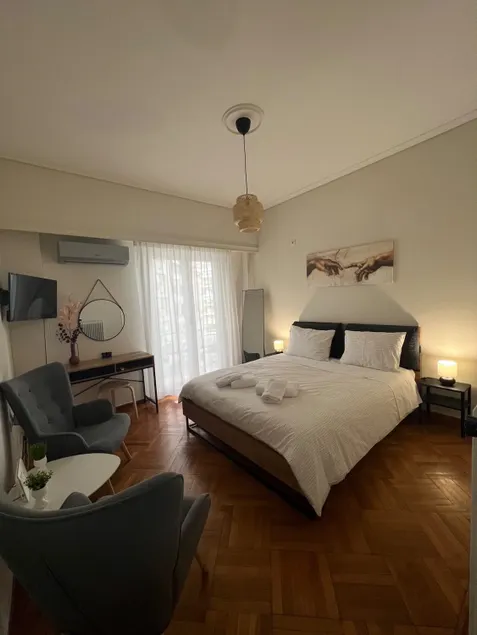 Apartment in Athens - Image 1