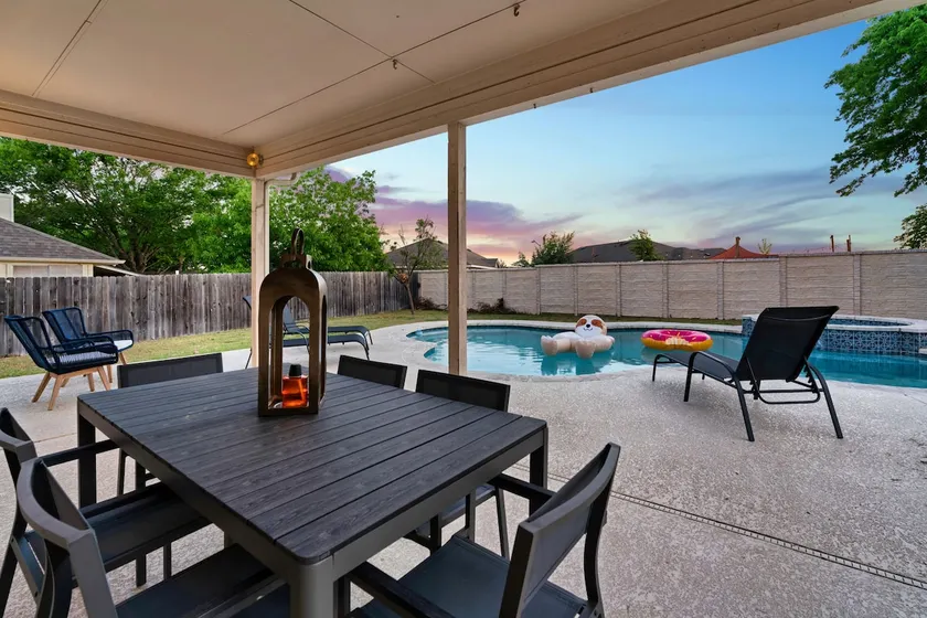 Mad Hatter Haven: Heated Pool & Playroom! - Image 1