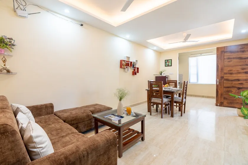 Homlee-Jumbo 1BHK- 2 ACs-Laxman Jhula-Lift-Parking - Image 1