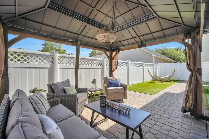Bluffton Cottage • Fenced yard • Pet-Friendly - Image 1