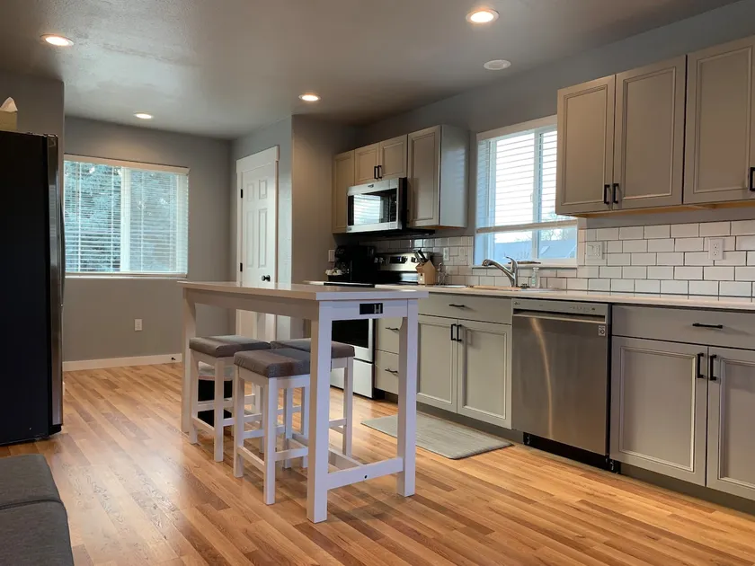 Little Downtowner Guest House - Image 1