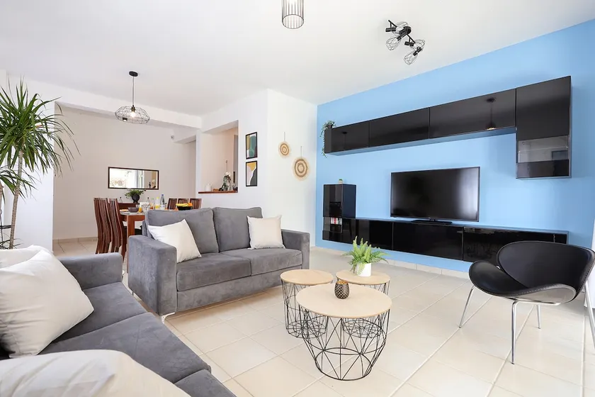 estéa • Hanna's Stylish 2-Bedroom Apartment - Image 1